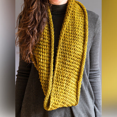 Crispy Cowl Pattern by Elizabeth Smith